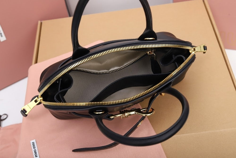 Anum Bags Miun Miun Luxury Bag --123205