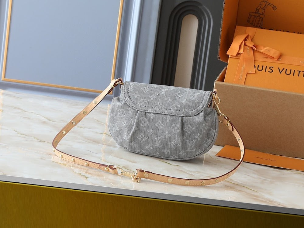 Anum Bags ln Luxury Bag --76996