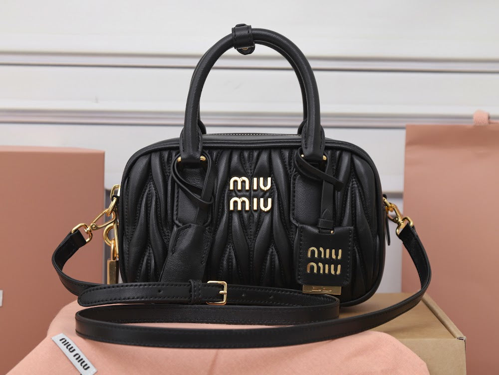 Anum Bags Miun Miun Luxury Bag --122752