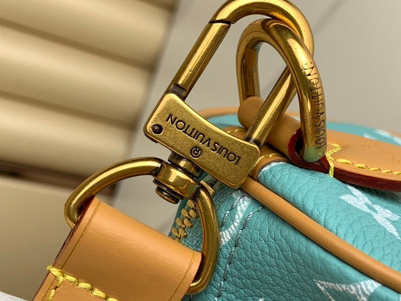 Anum Bags ln Luxury Bag --62200