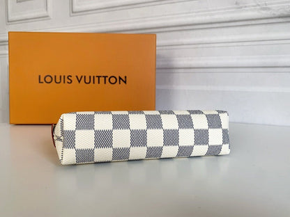 Anum Bags ln Luxury Bag --77929