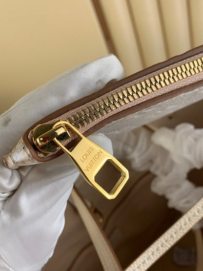 Anum Bags ln Luxury Bag --61174
