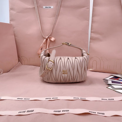 Anum Bags Miun Miun Luxury Bag --123702