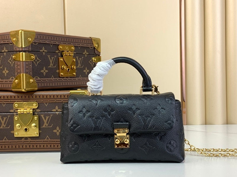 Anum Bags ln Luxury Bag --62600