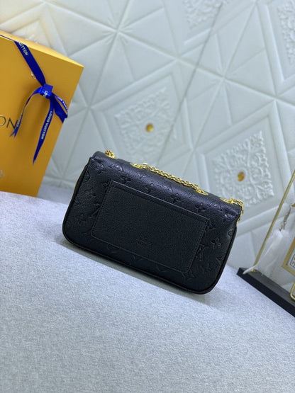 Anum Bags ln Luxury Bag --75675
