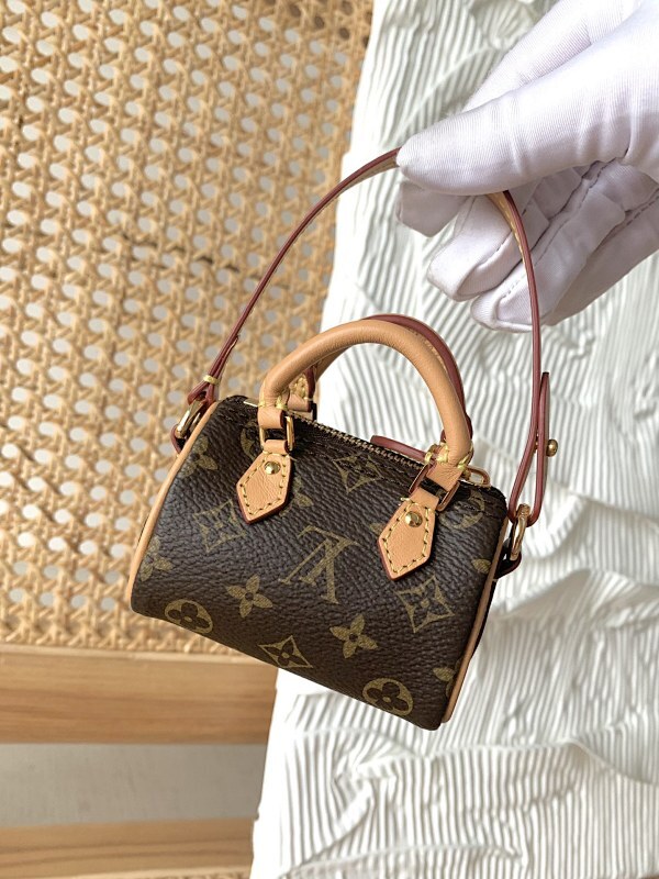 Anum Bags ln Luxury Bag --60728