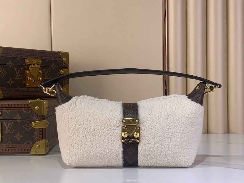 Anum Bags ln Luxury Bag --62948