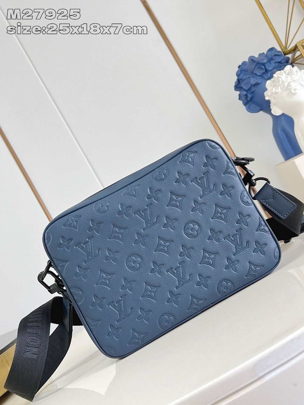 Anum Bags ln Luxury Bag --97565