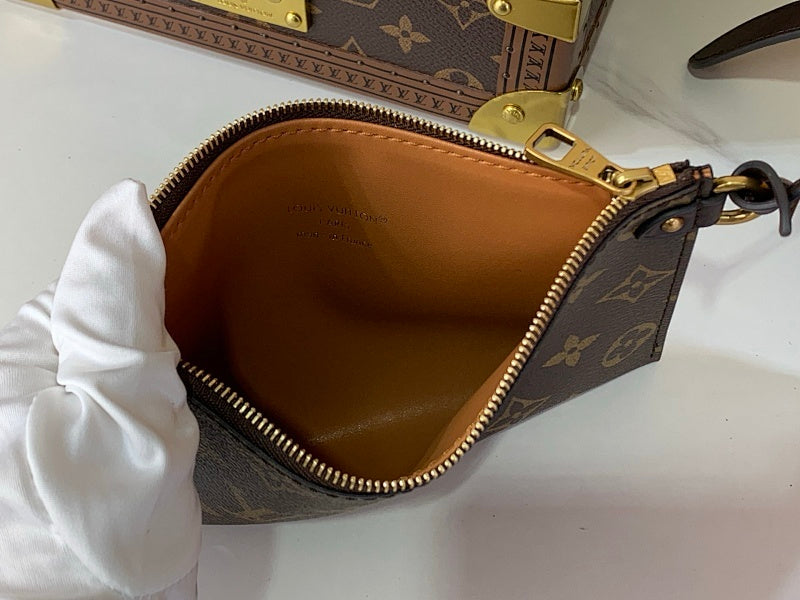 Anum Bags ln Luxury Bag --62982