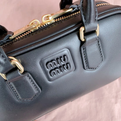 Anum Bags Miun Miun Luxury Bag --122858