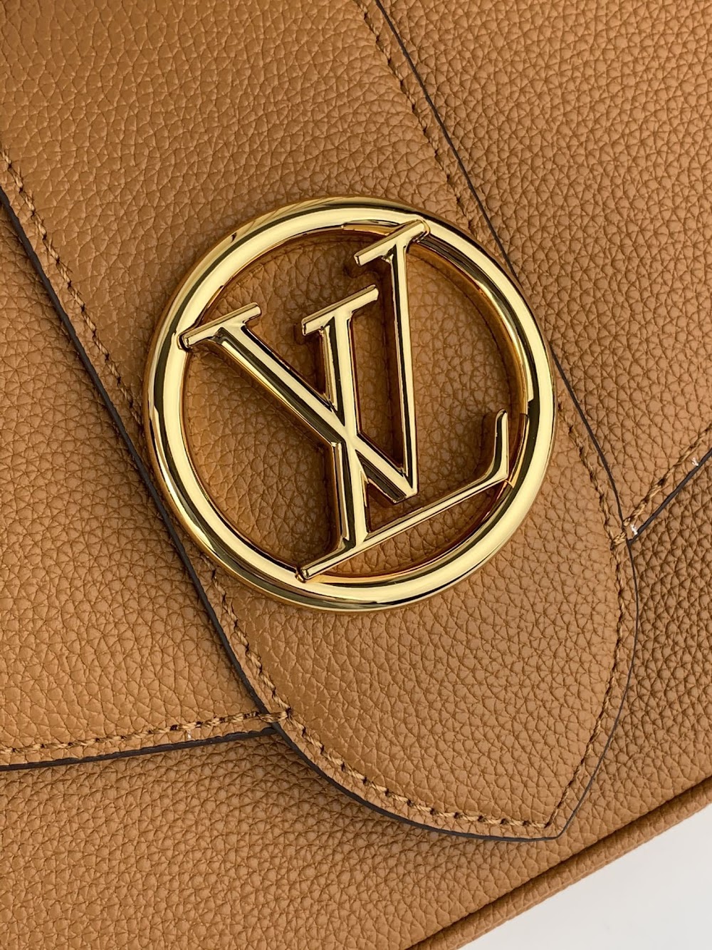 Anum Bags ln Luxury Bag --60584