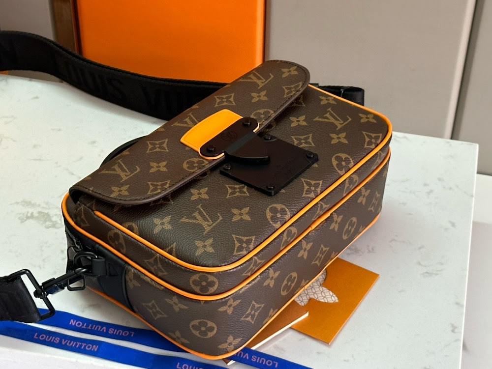 Anum Bags ln Luxury Bag --70876