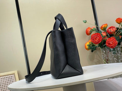 Anum Bags ln Luxury Bag --95600