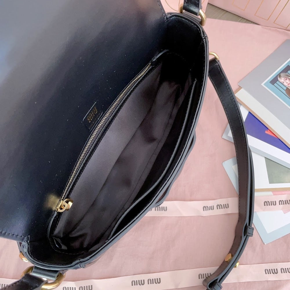 Anum Bags Miun Miun Luxury Bag --122593