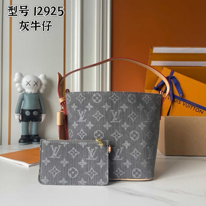 Anum Bags ln Luxury Bag --76952