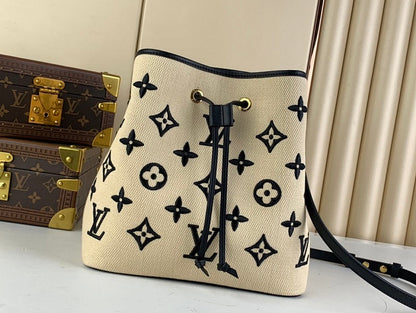 Anum Bags ln Luxury Bag --61683