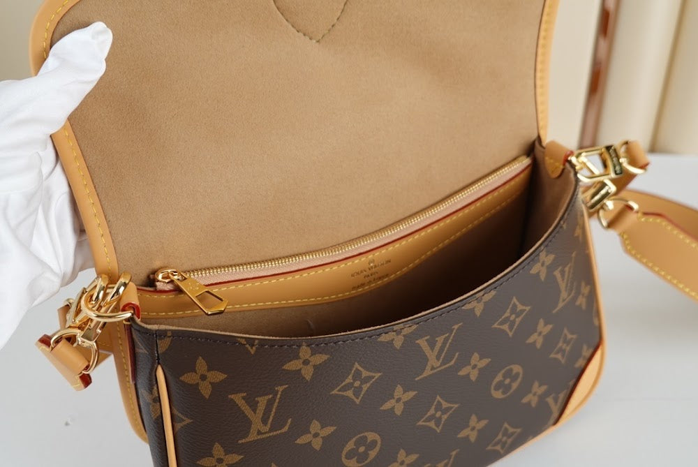 Anum Bags ln Luxury Bag --61310