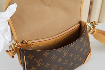 Anum Bags ln Luxury Bag --61310