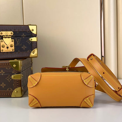 Anum Bags ln Luxury Bag --62459