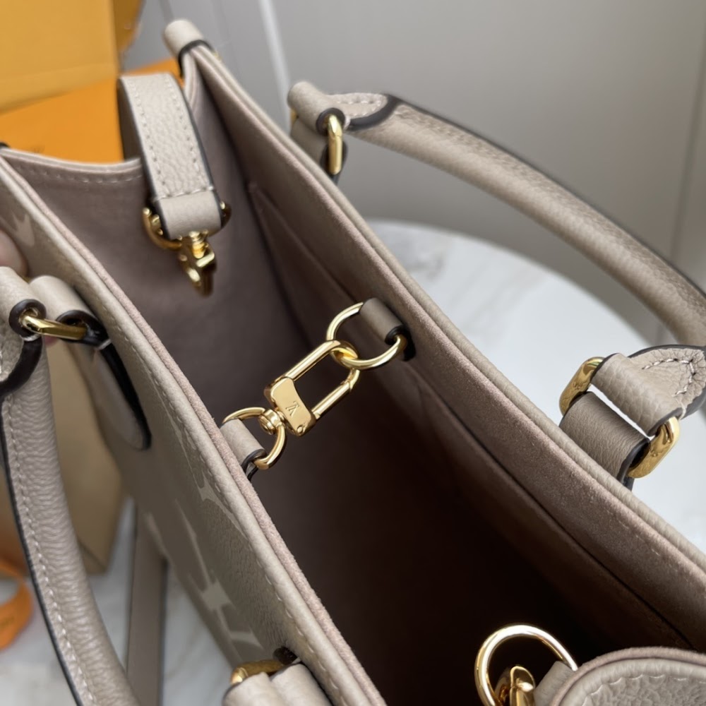 Anum Bags ln Luxury Bag --81479