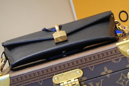 Anum Bags ln Luxury Bag --60180