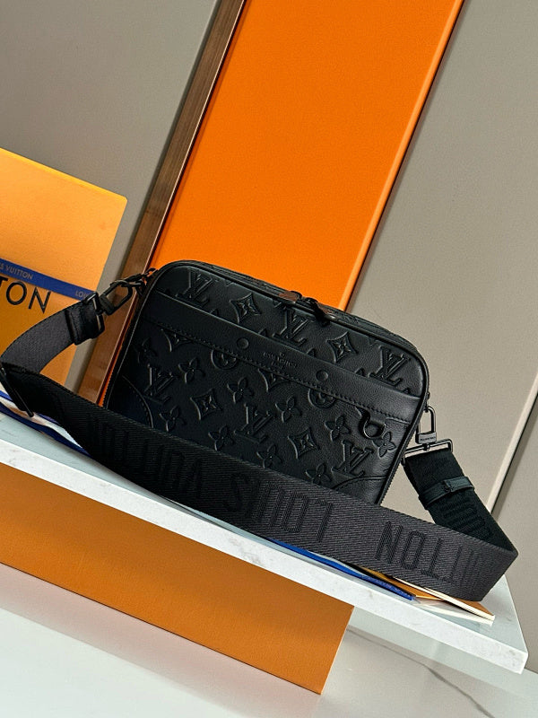 Anum Bags ln Luxury Bag --70486