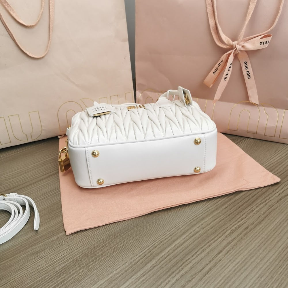 Anum Bags Miun Miun Luxury Bag --122375