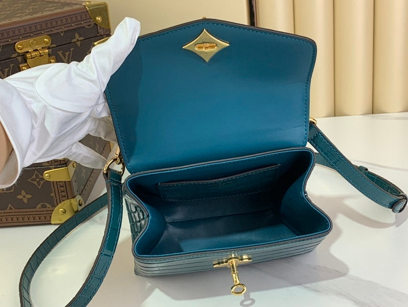 Anum Bags ln Luxury Bag --57065