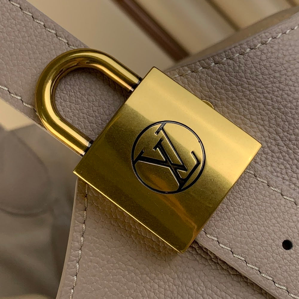 Anum Bags ln Luxury Bag --62366