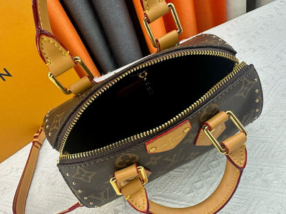 Anum Bags ln Luxury Bag --81472