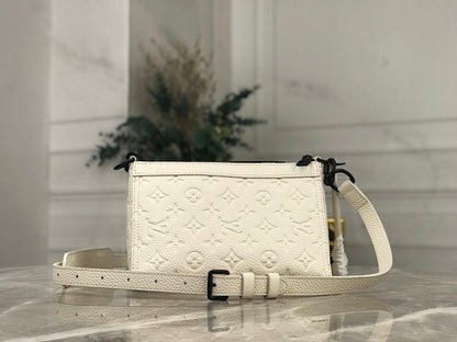 Anum Bags ln Luxury Bag --60947