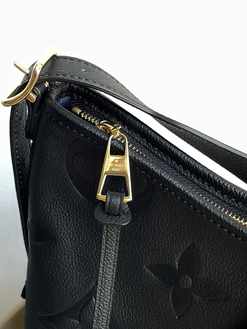 Anum Bags ln Luxury Bag --97202