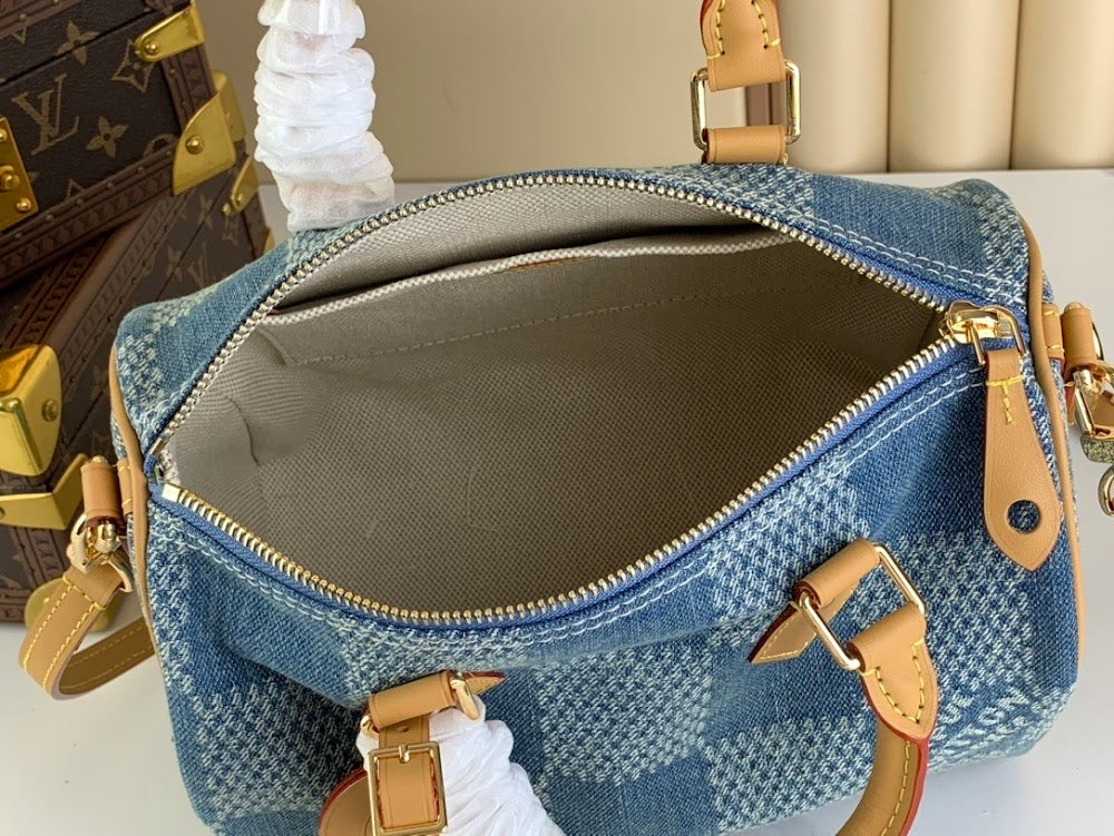 Anum Bags ln Luxury Bag --62117