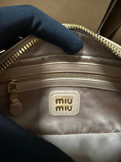 Anum Bags Miun Miun Luxury Bag --122759