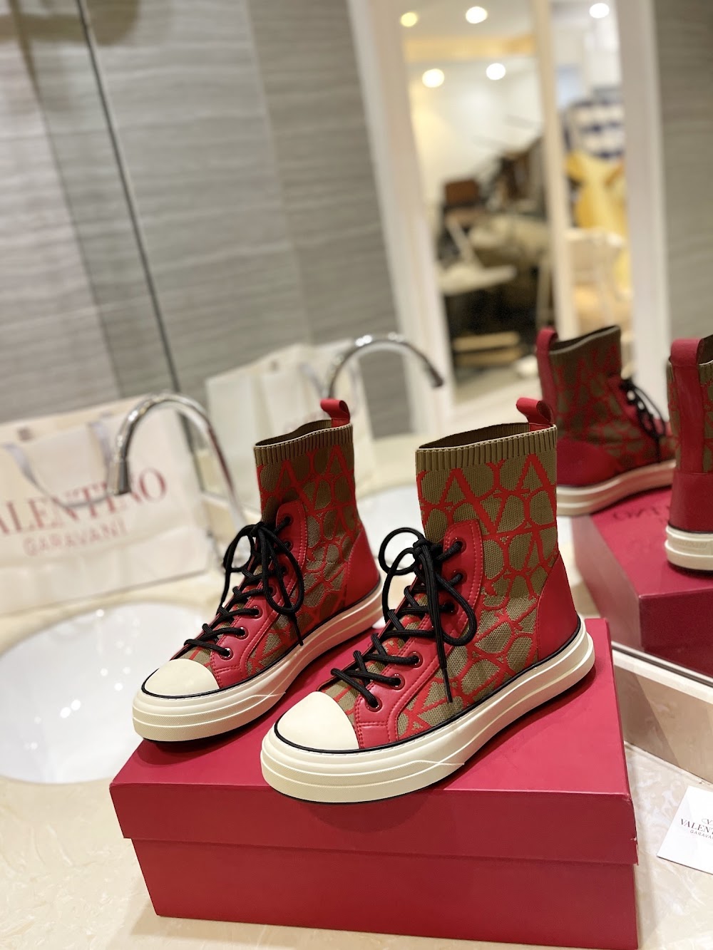 Anum Bags Valentino Luxury Shoes --52641