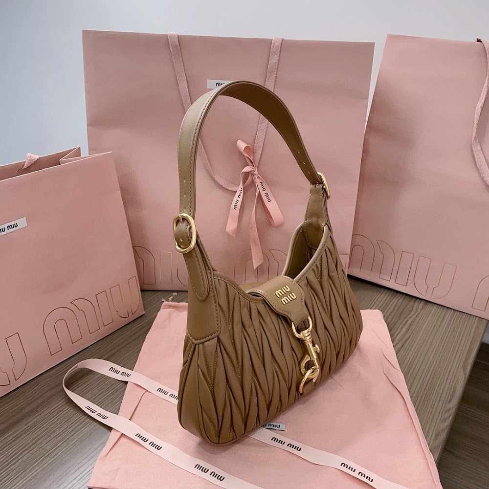 Anum Bags Miun Miun Luxury Bag --123259