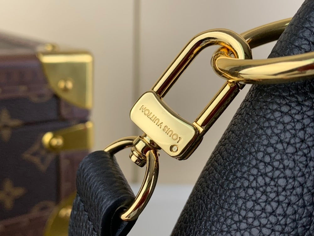 Anum Bags ln Luxury Bag --68256