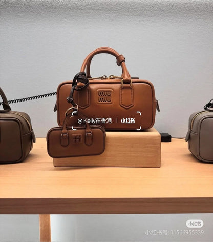 Anum Bags Miun Miun Luxury Bag --122144