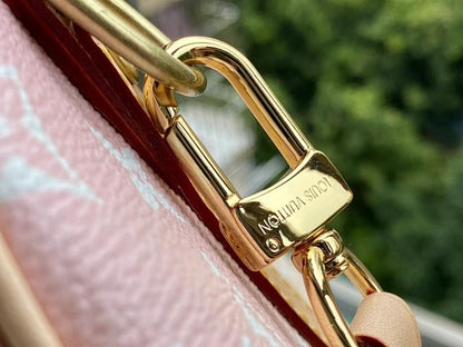 Anum Bags ln Luxury Bag --56967