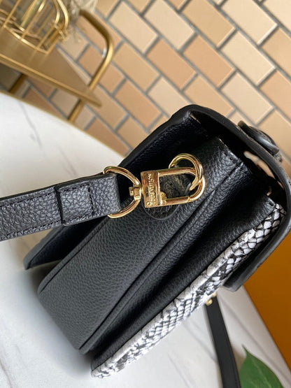 Anum Bags ln Luxury Bag --77937