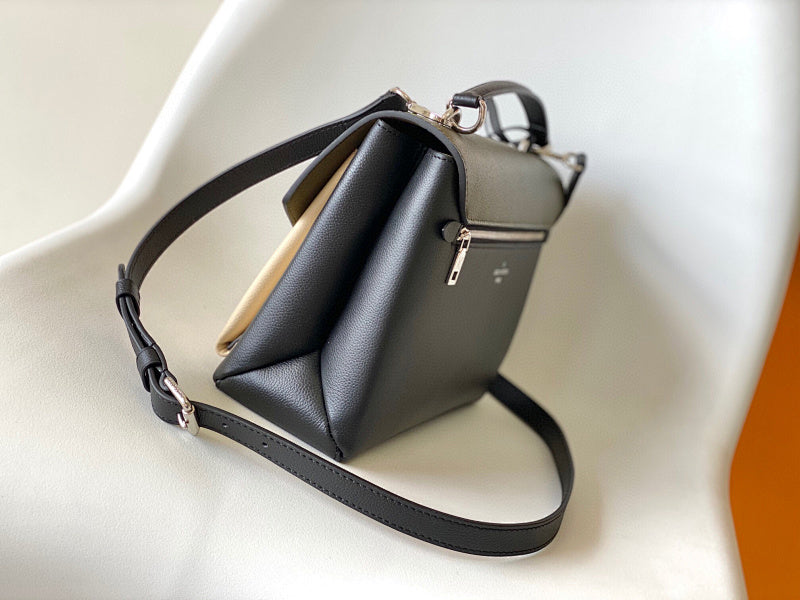 Anum Bags ln Luxury Bag --81376