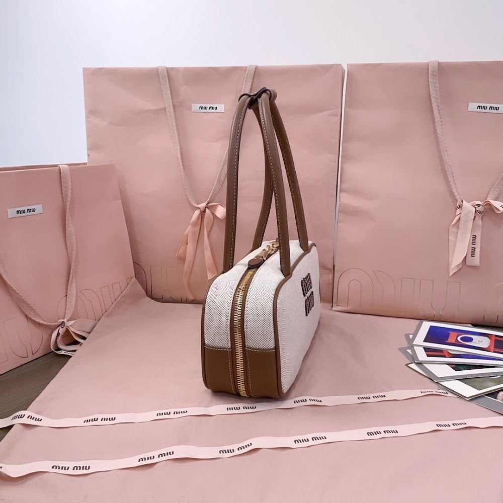 Anum Bags Miun Miun Luxury Bag --123677