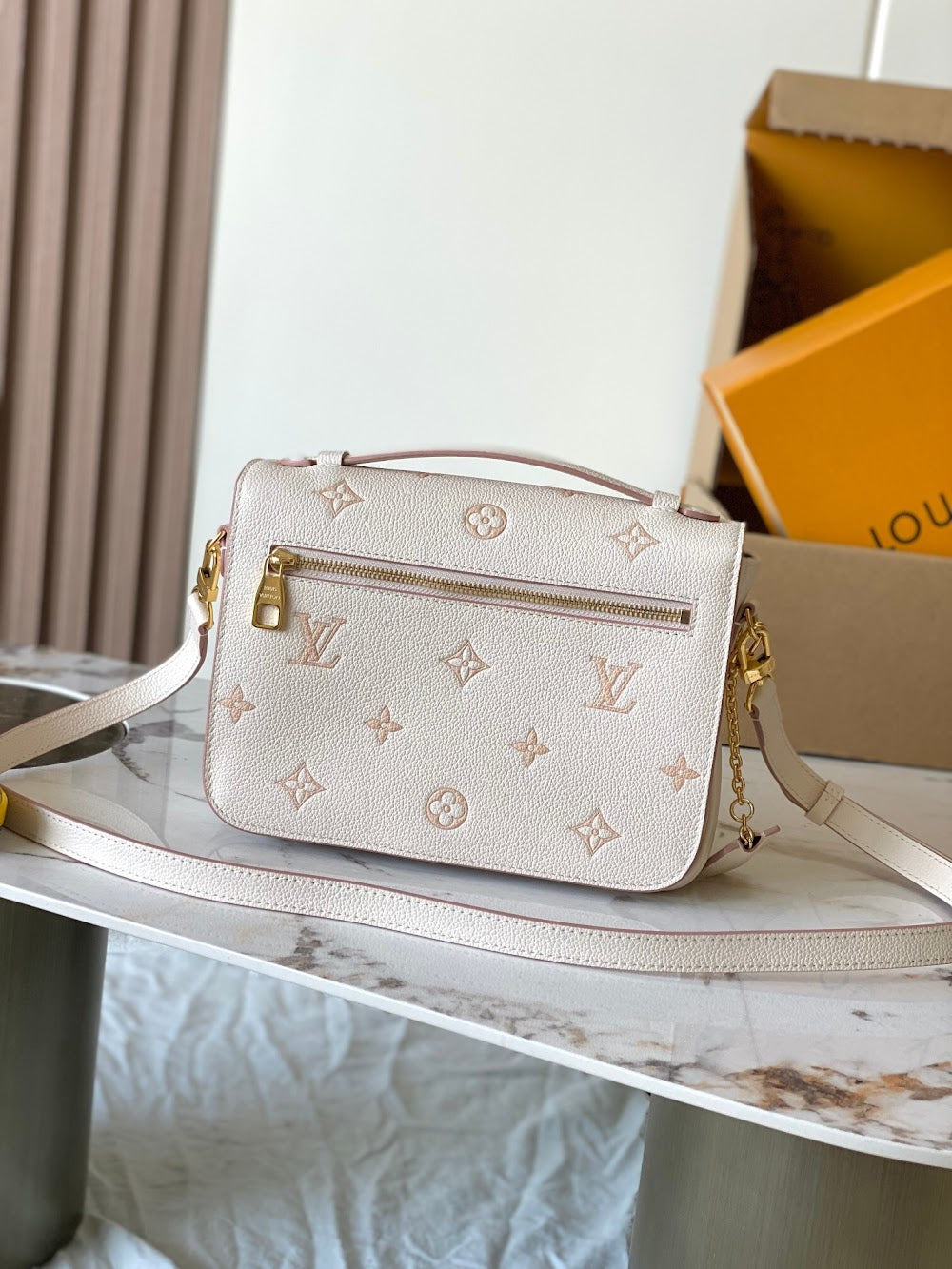 Anum Bags ln Luxury Bag --96771