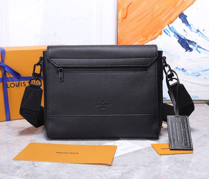 Anum Bags ln Luxury Bag --71661