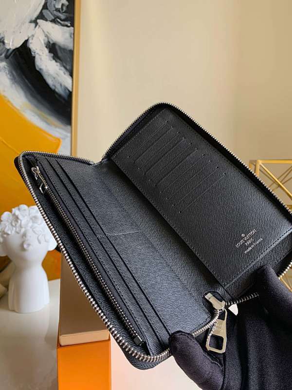 Anum Bags ln Luxury Bag --60723