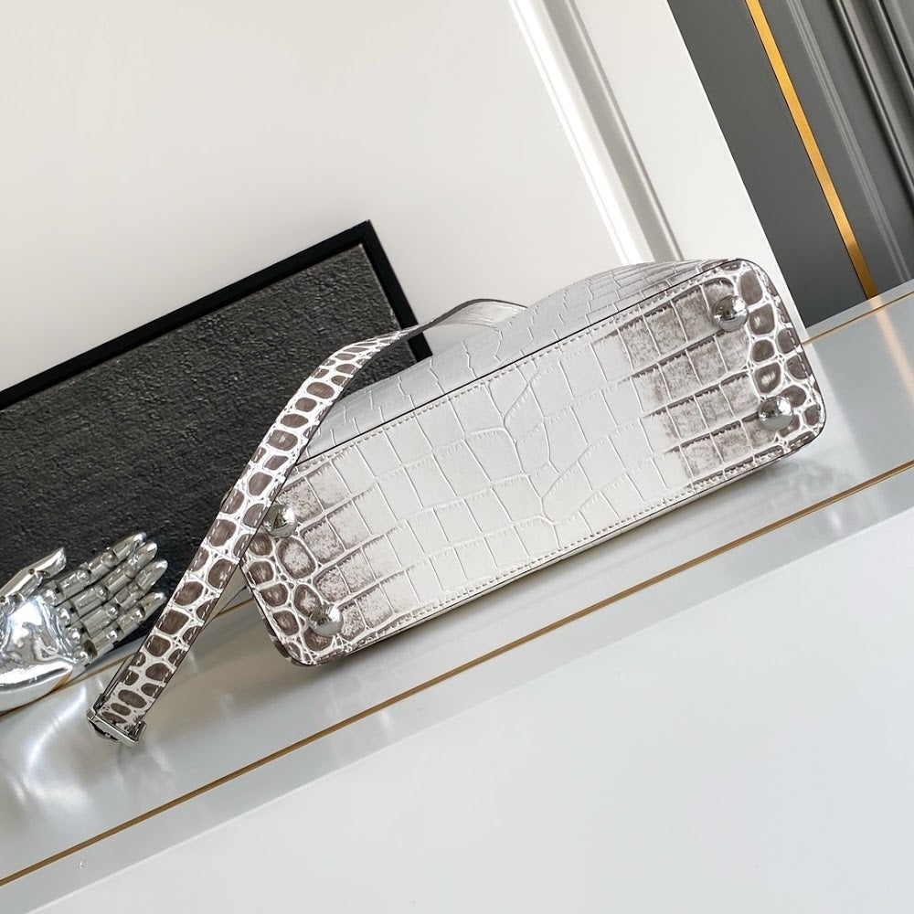 Anum Bags ln Luxury Bag --96257