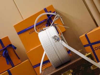 Anum Bags ln Luxury Bag --66582