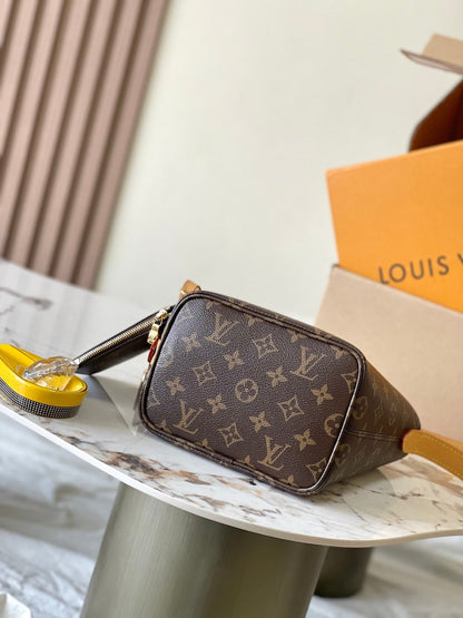 Anum Bags ln Luxury Bag --97213
