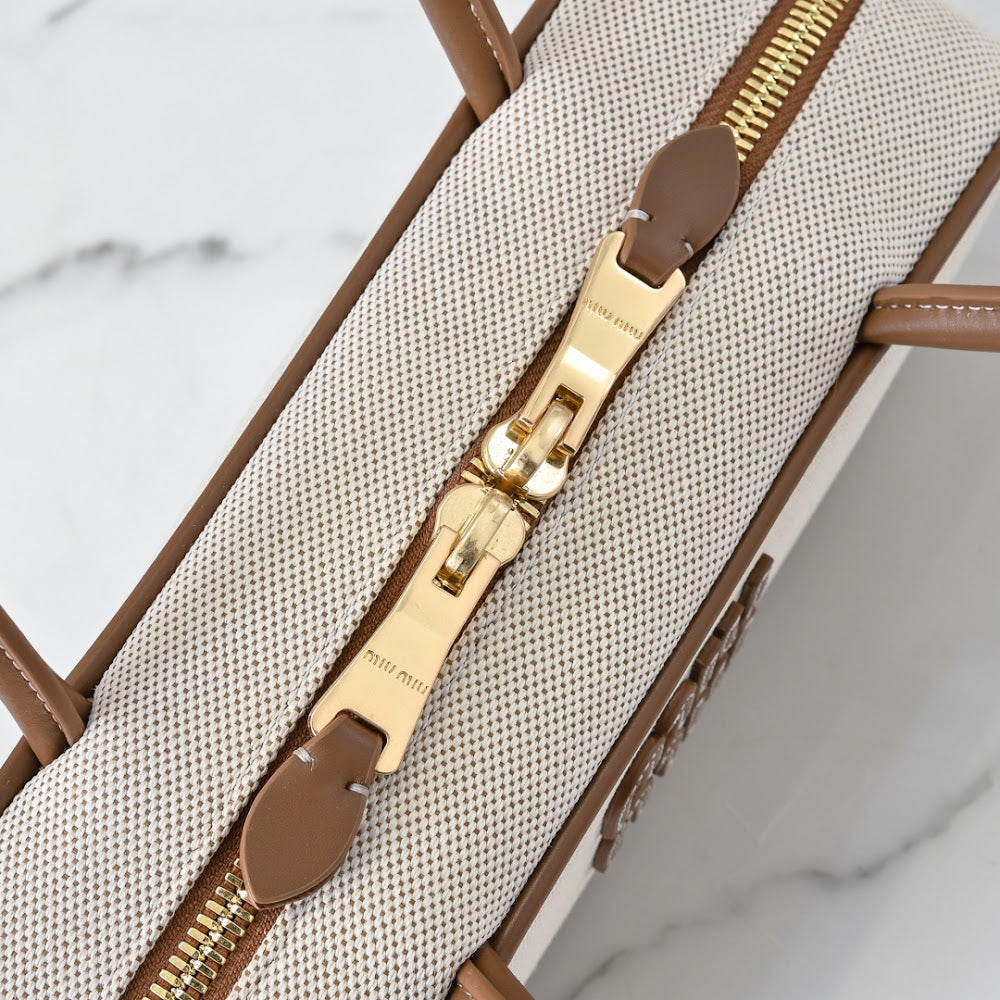 Anum Bags Miun Miun Luxury Bag --123554