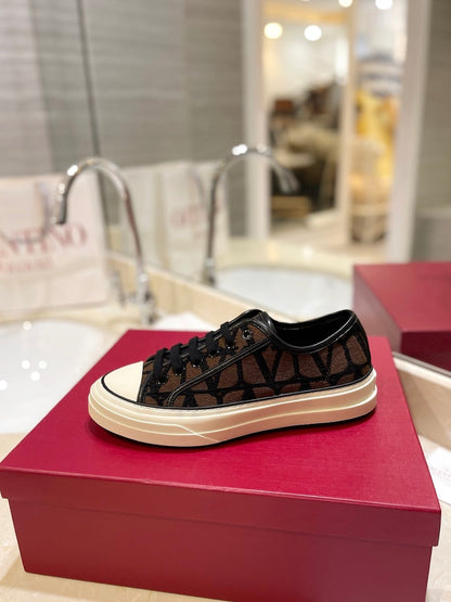 Anum Bags Valentino Luxury Shoes --52651